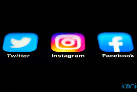 Taking a break from scrolling through Facebook and Twitter can boost wellbeing, a study by the University of Bath found