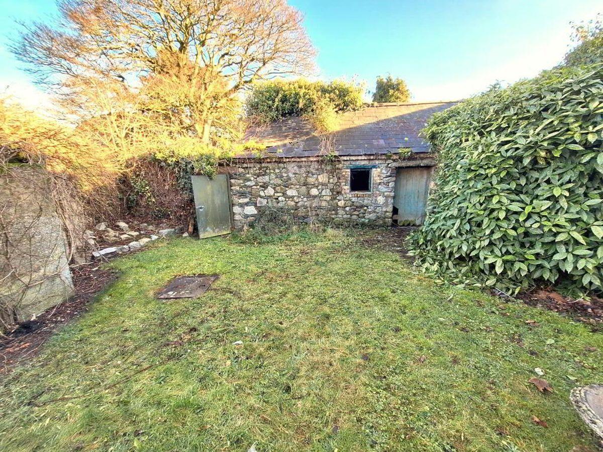 PICTURES: Huge Kildare house with outbuildings and land could sell for ...