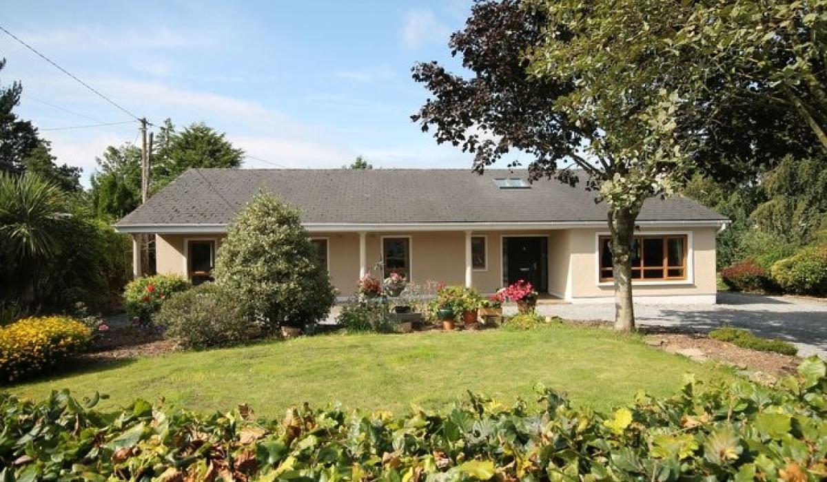 Beautiful 4bedroom bungalow in Newbridge with family room on the