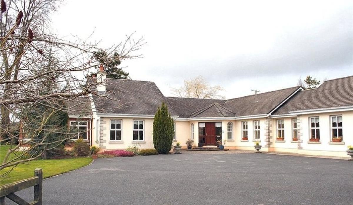 Contemporary 5bed home in Moone with sunroom and double garage on 1