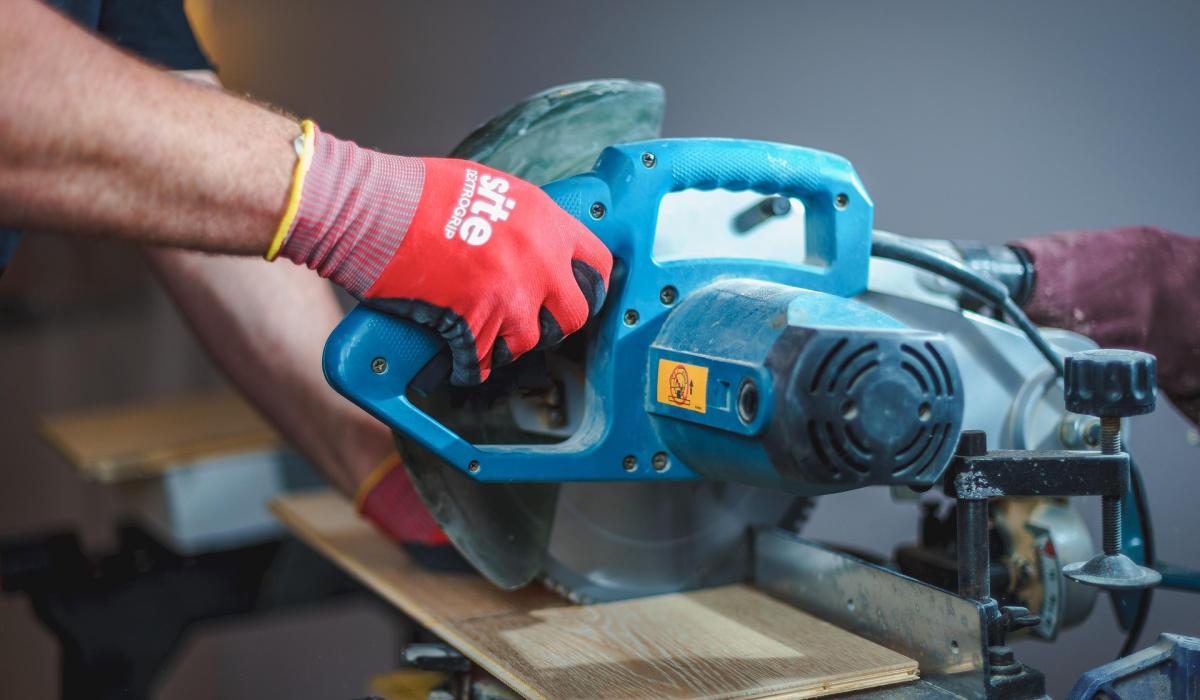 Gardai investigating theft from vehicle in Newbridge, Kildare 