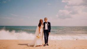 Inspirational Kildare native who has battled cancer three times marries childhood sweetheart in U.S.