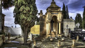 Works needed for interior of mausoleum in Kildare, local rep stresses