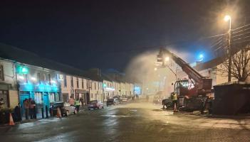 PICTURES: "Let it rain" - Last day of Kildare Netflix filming featuring Emily Blunt and Andrew Scott