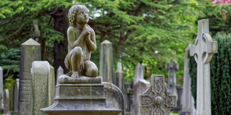 Calls for road signage at Kildare cemetery to be reviewed