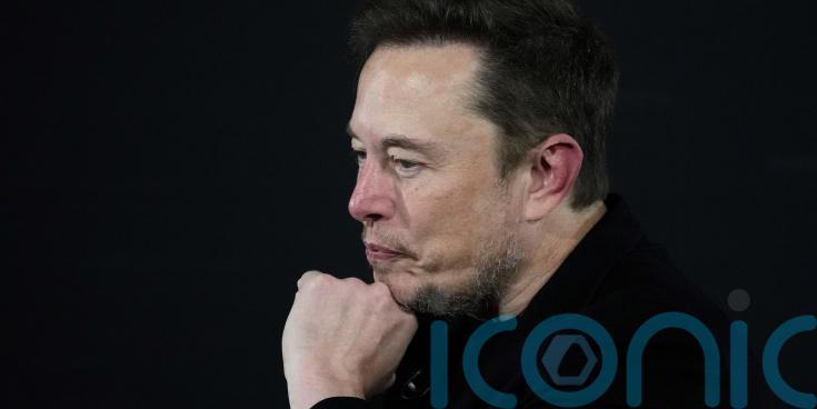 Elon Musk suggests he could buy Ryanair amid 'idiot' spat with boss Michael O&rsquo;Leary