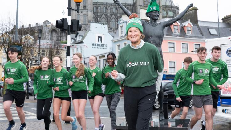 Sonia O'Sullivan supporting the Goal Mile