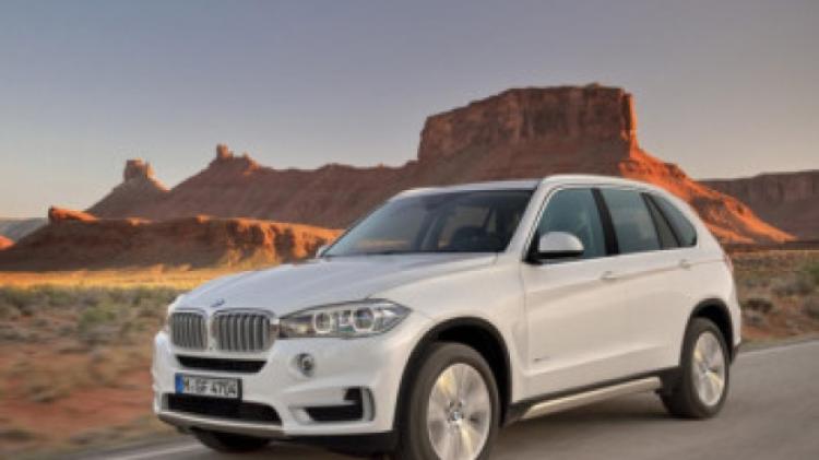 Serious criminals 'with metal doors and BMW jeeps have been given social housing in Kildare'