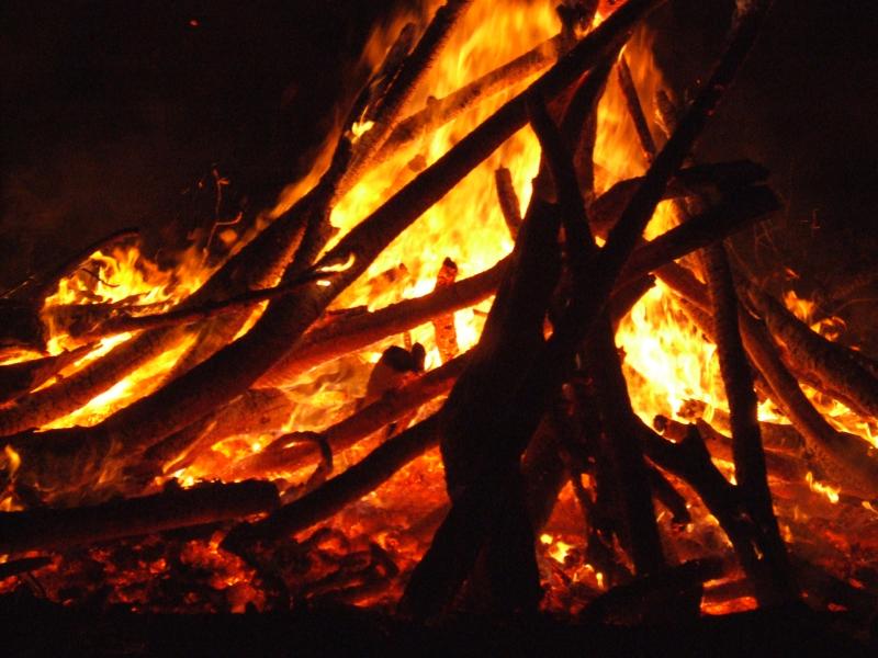 Bonfire warning .