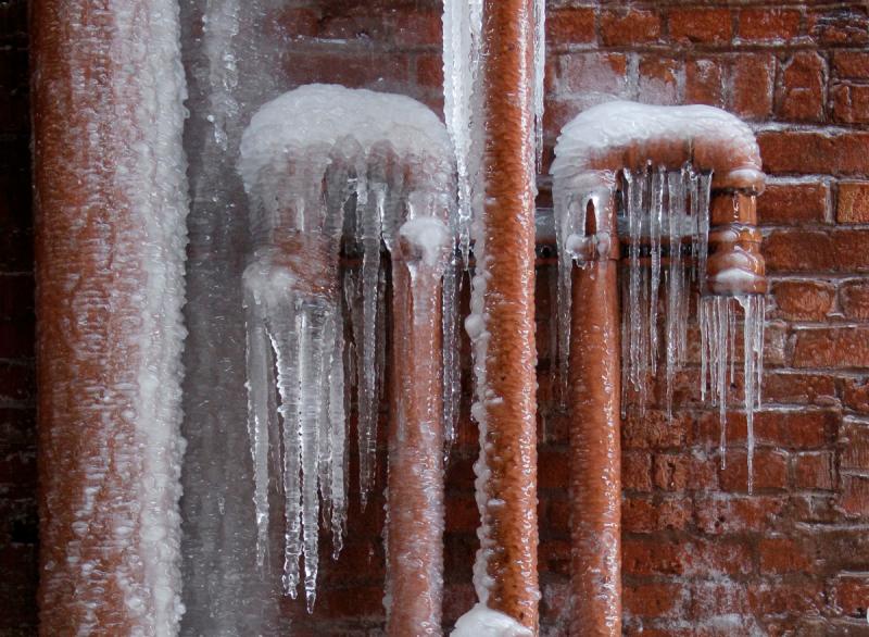 ALERT: Top tips for Irish households to avoid 'massive repair bills'  amid cold snap
