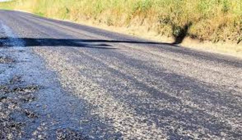 Laois roads melting in the heat are being gritted by council 