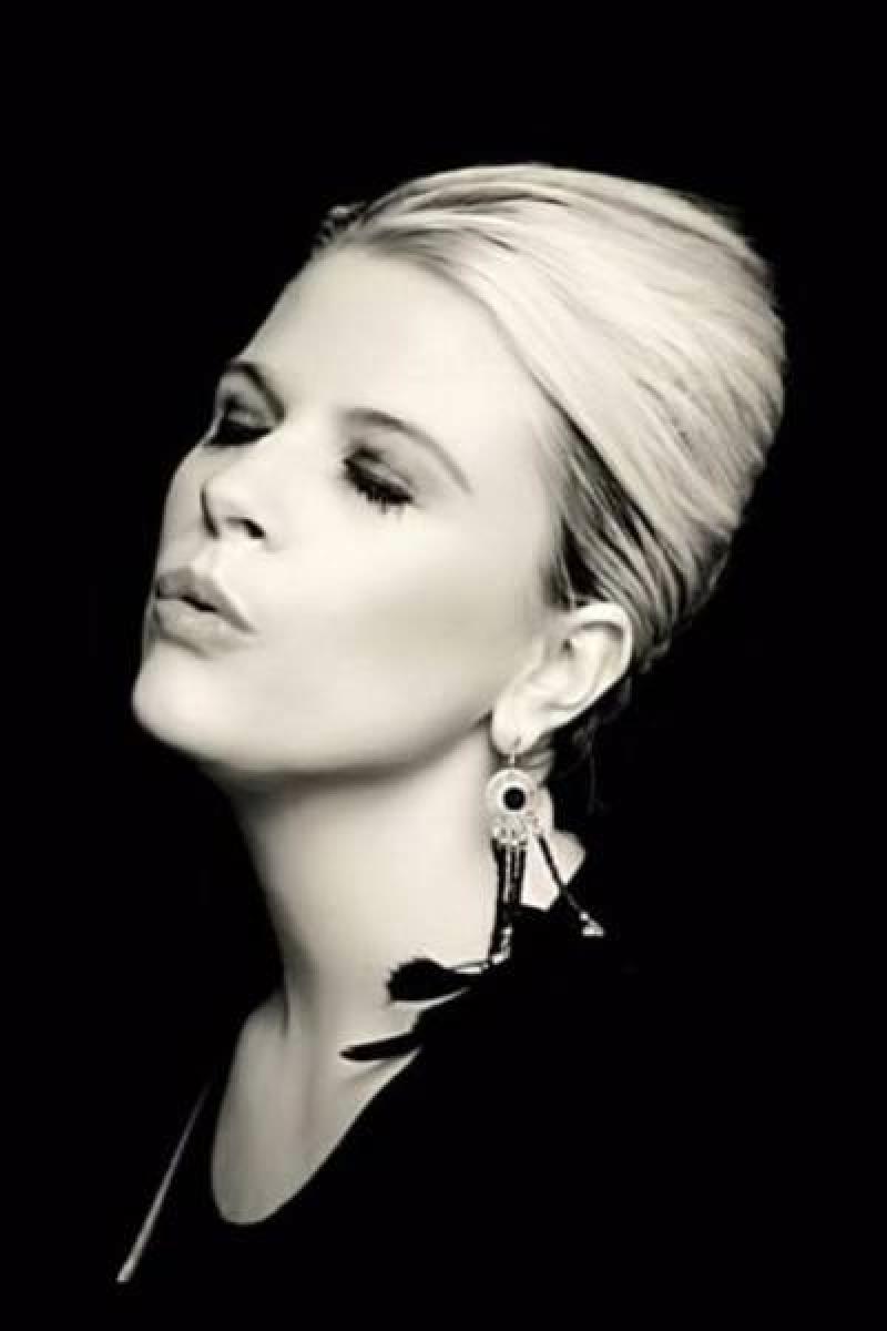 Naas based singer Niamh Strong to perform in honour of idol Eva Cassidy at the Moat Theatre next month