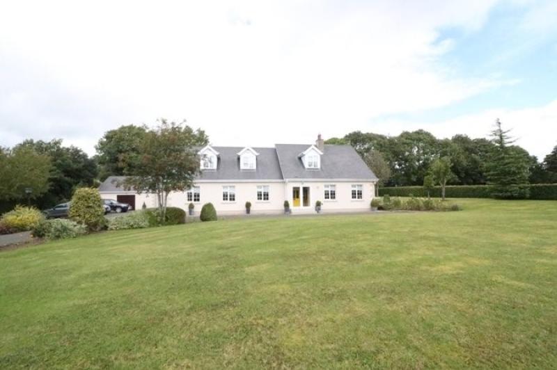 Stunning 5bed home on the Curragh with landscaped gardens and garage