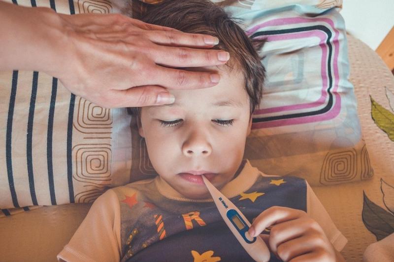 sick child thermometer temperature PIXABAY
