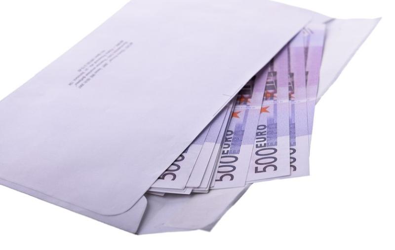 Envelope of money found in monread naas
