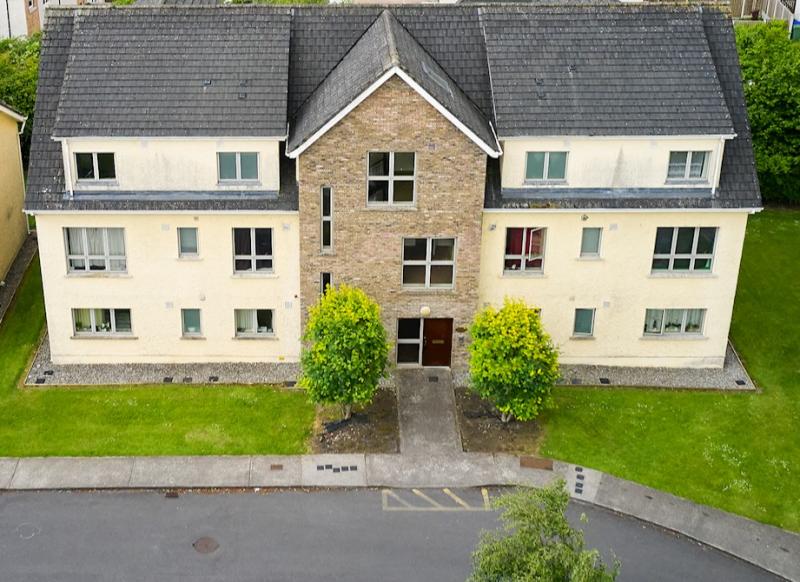 PHOTOS Kildare apartments going for average of €133k each at auction