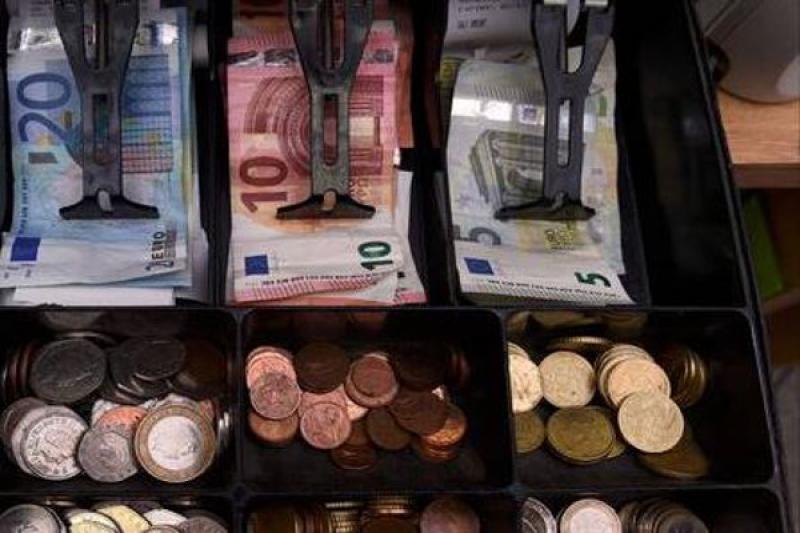 People most likely to catch Covid in waves 2 and 3 were retail workers