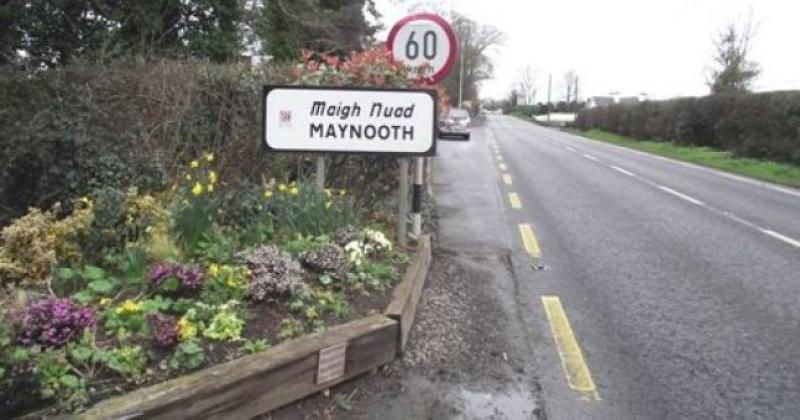 maynooth road sign