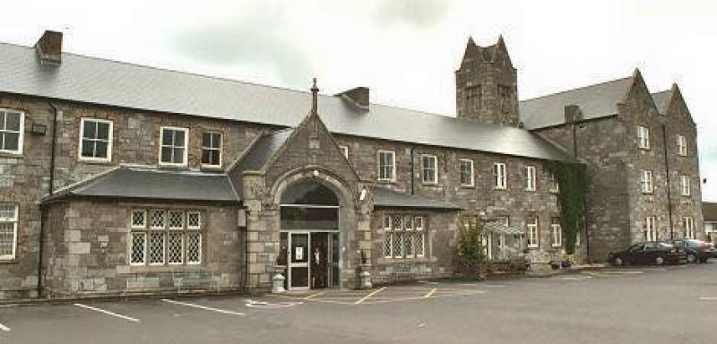 Provision of additional bed units needed at St. Vincent's Hospital, Kildare Senator says