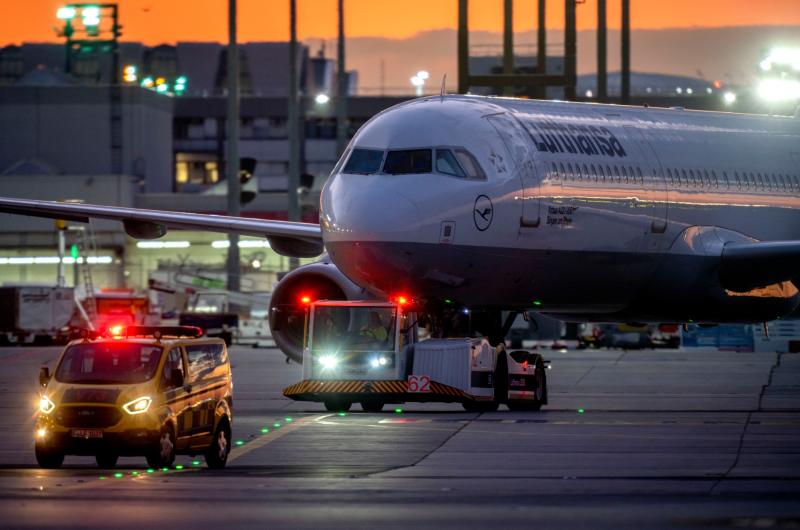 Deal with union averts pilot strike