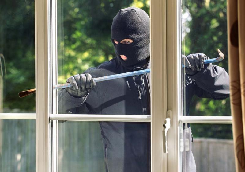 Gold jewellery taken in burglary in Kildare