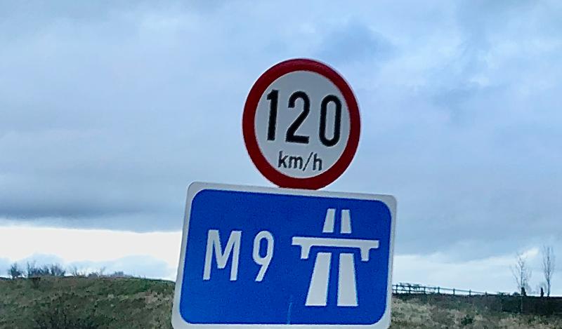 M9 sign, motorway speed 120km/h