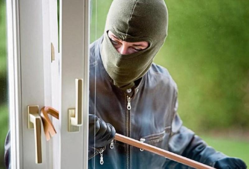 Quantity of cash taken following burglary in South Kildare