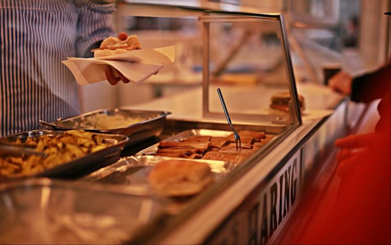 Hot meals for an extra 900 primary schools from today