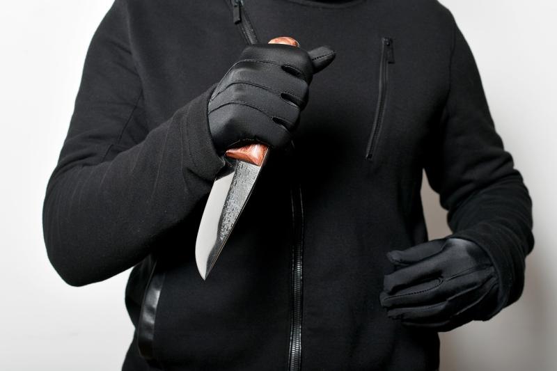 Staff at North Kildare business premises robbed at knifepoint
