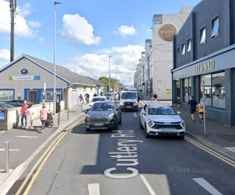Male assaulted by group on road near popular Kildare shopping centre
