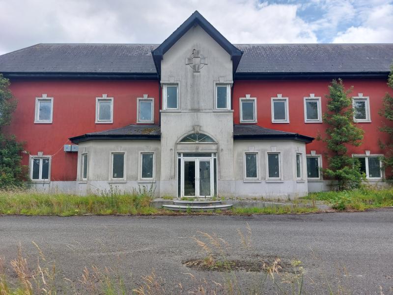 BREAKING: No plans to redevelop this derelict Kildare hotel which never opened
