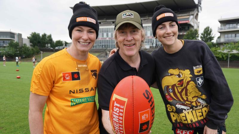 TG4 series sees Hector meet Mayo sporting star in Austrailia