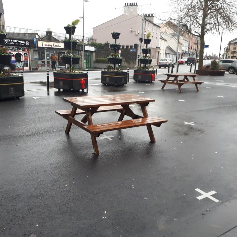 This closed bus stop on one Kildare's busiest streets 'should be reopened'