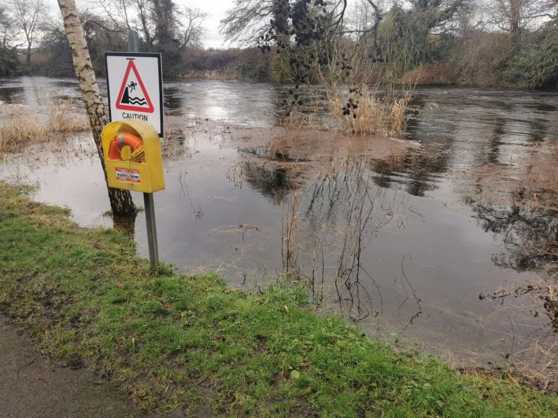 BREAKING: Kildare County Council deploying sandbags in Newbridge