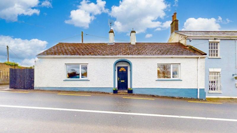 A three-bedroom cottage on the edge of the Curragh Plains in Kildare has come to the market in Athgarvan with an asking price of &euro;245,000. 