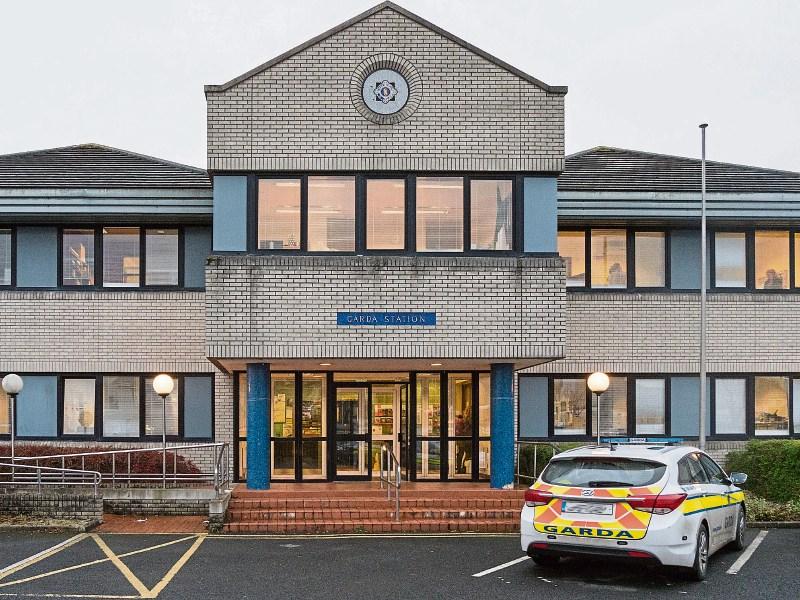 Six garda vehicles chase speeding car on wrong side of Naas motorway