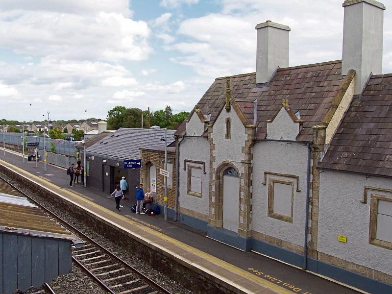 Call for Newbridge Train Station toilets to be reopened 