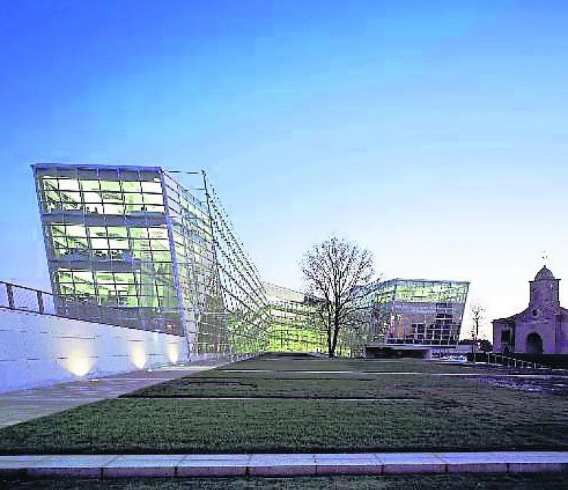 Noisy building machinery being used outside time limits, Kildare council meeting hears