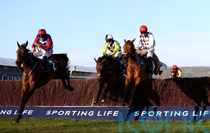 All systems go for Escaria Ten's crack at Aintree Grand National
