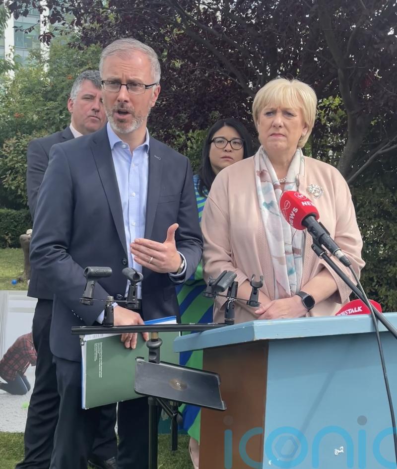 Government &lsquo;still intends to house asylum seekers in Coolock despite protests&rsquo;