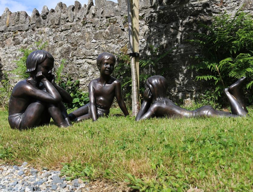 LOT 86 BRONZE SCULPTURE GROUP €2500-3500
