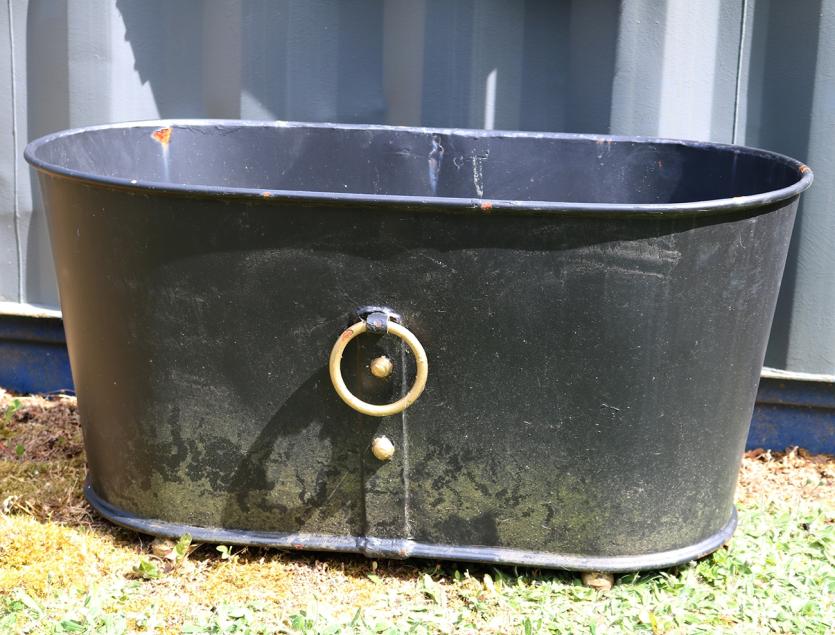 LOT 58 LARGE OVAL METAL PLANTER €200-300