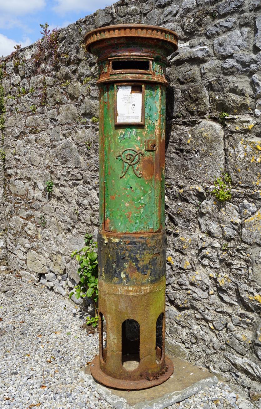 LOT 30 ORIGINAL CAST IRON IRISH POST AND TELEGRAPH PILLAR €6000-9000