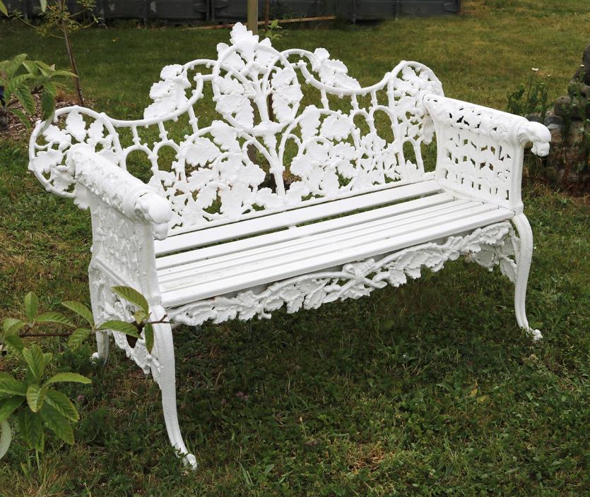 LOT 19 HEAVY FERN LEAF CAST IRON GARDEN SEAT €800-1200