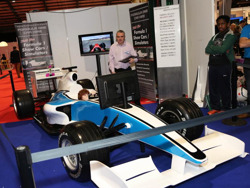 Formula 1 Show Cars/Simulators