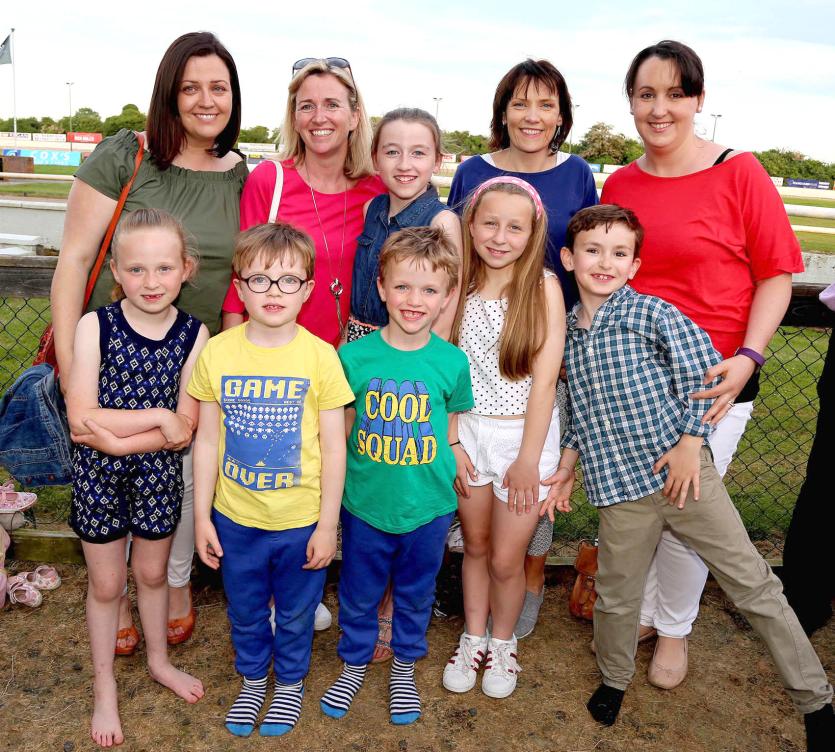 Fundraising Night at the Dogs for Caragh National School (8)