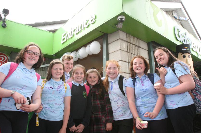 Happy students from Sallins NS giving the thumbs up to free icecream