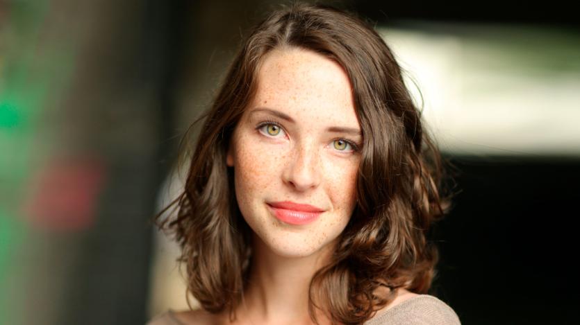 Annes Elwy in Little Women.