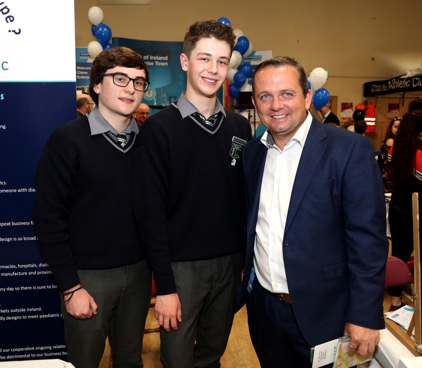Davy Fitzgerald with Jack Tracey and Rian McGrattan from Scoil Mhuire Clane
