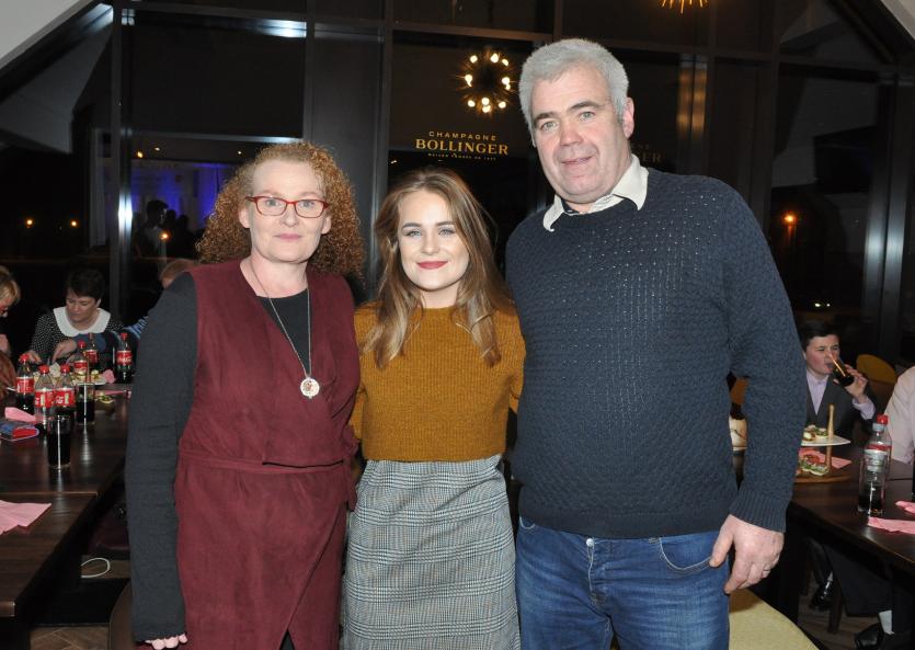 aDSC_0046Paula, Lisa and Jim Byrne (Milltown)